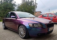 Chameleon Modrá a Volvo S40